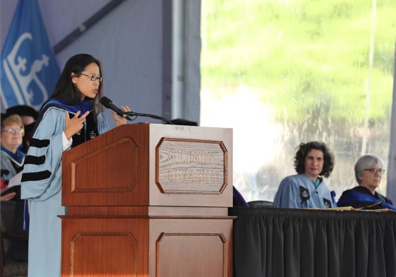 两代人的留学梦 | 哥伦比亚大学华裔博士喻俐雅毕业演讲：将困惑变为成长的动力！