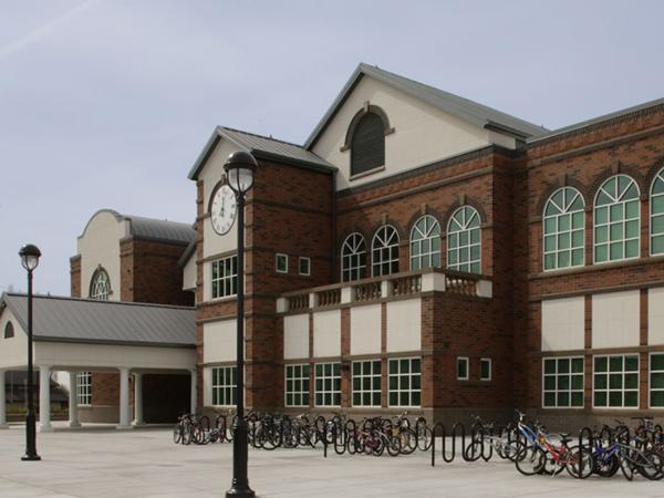 Thomas Jefferson Middle School(托马斯-杰弗逊中学)